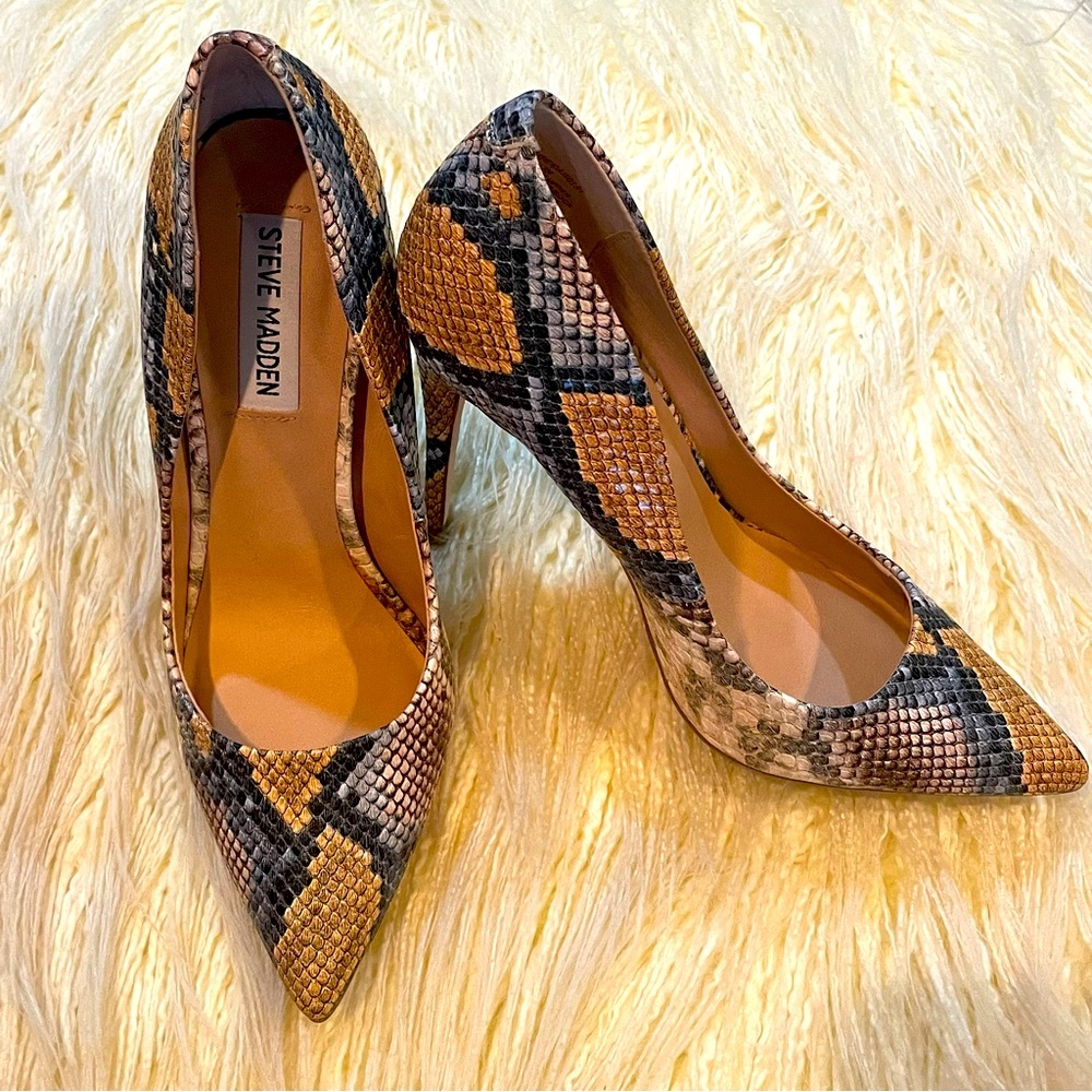 Steve Madden Snake print heels